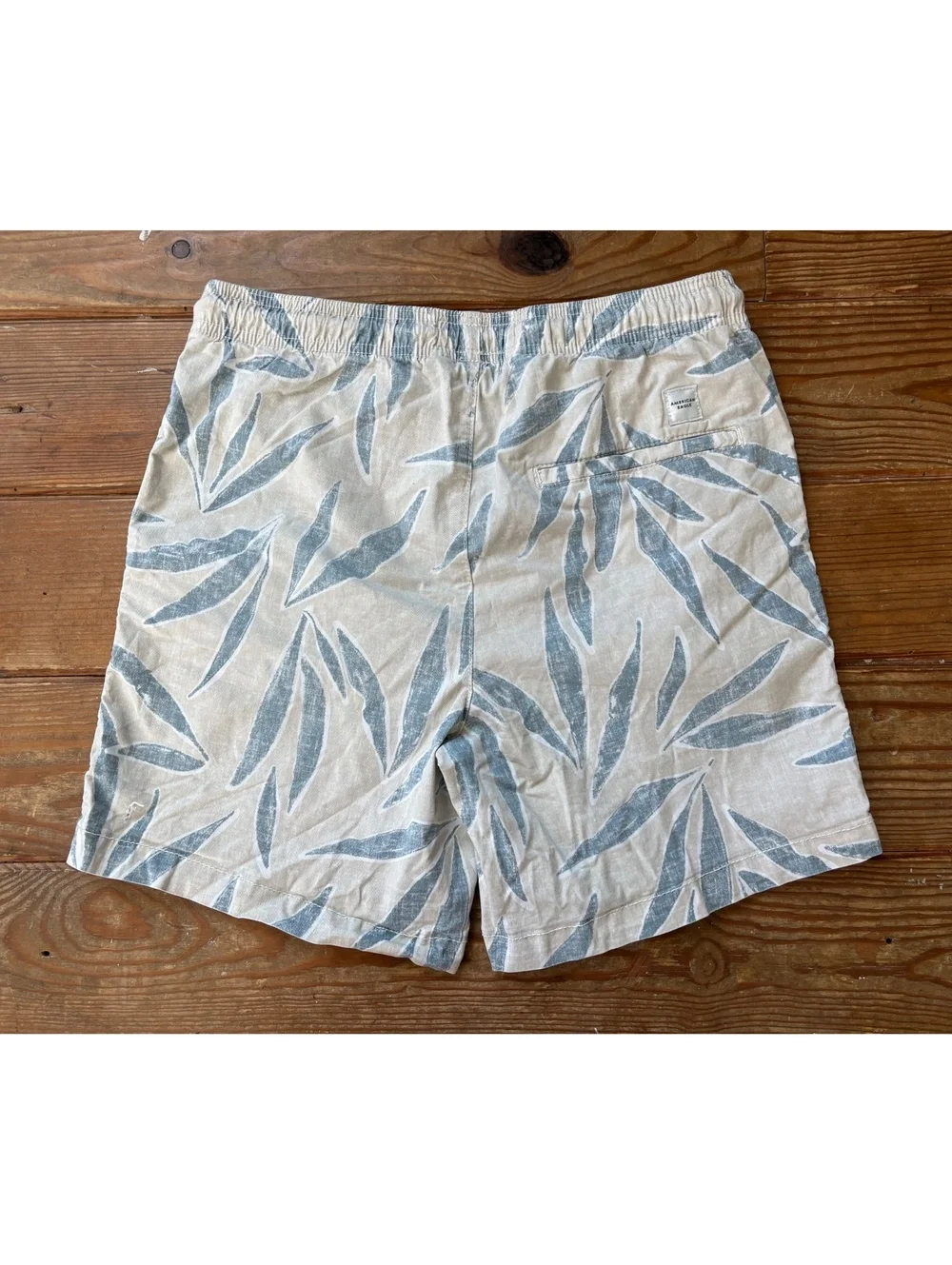American Eagle Men’s Flex 6.5” Lived-In Trekker Shorts Small Tropical Leaf